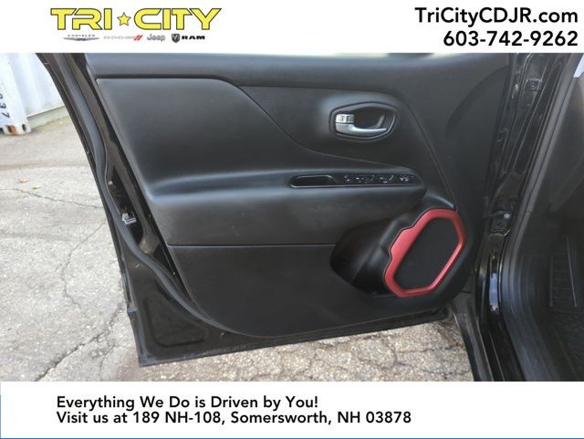 2018 Jeep Renegade Trailhawk photo 3