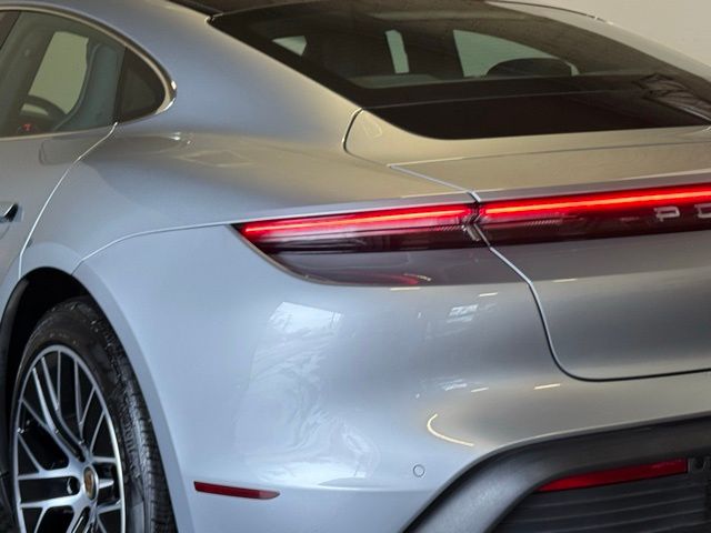2021 Porsche Taycan 4S photo