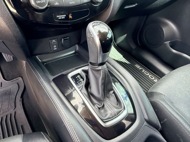 Thumbnail: 2017 Nissan Rogue - 23