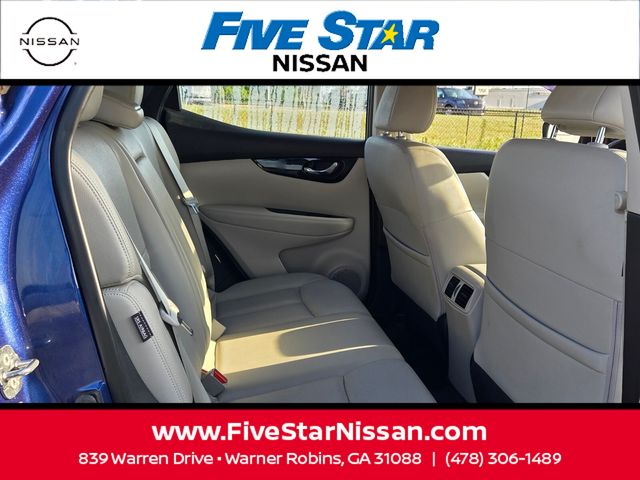 Used 2021 Blue Nissan SL image 15