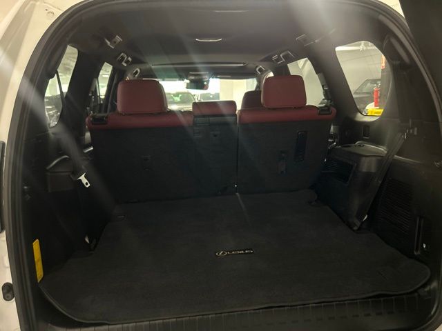 Certified Used 2021  Lexus 460 image 25