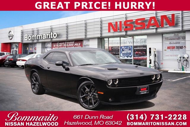 2022 Dodge Challenger SXT RWD