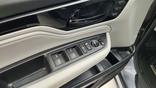 2023 Honda Odyssey Touring  at Community Kia