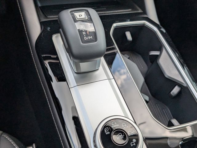 Used 2025 Black Mitsubishi SE image 22