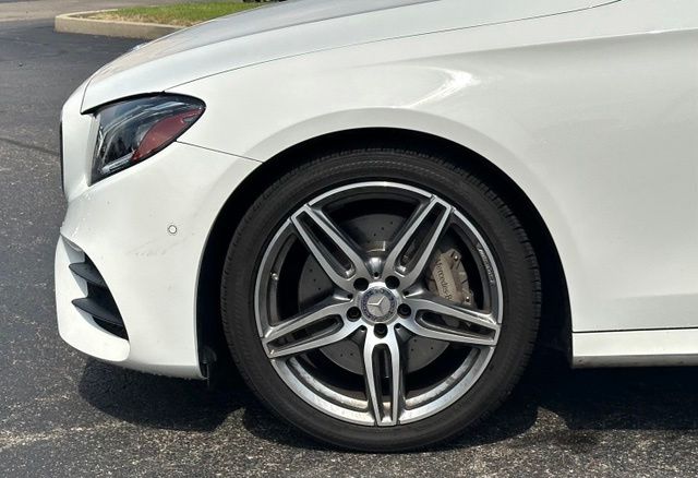 Used 2017  Mercedes-Benz E 300 image 8