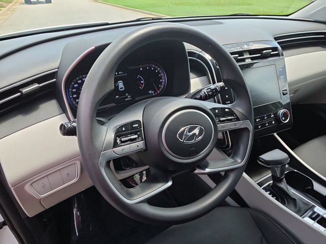 Used 2022 Quartz White Hyundai SEL image 16