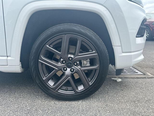 Certified Used 2025 White Jeep Limited image 12