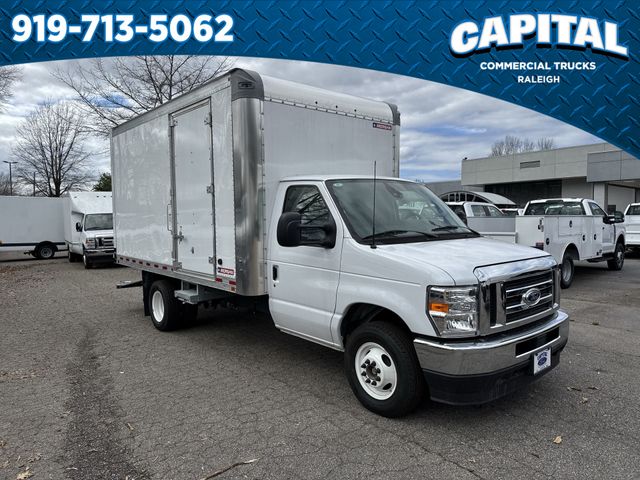 2025 Ford E-350 photo 2