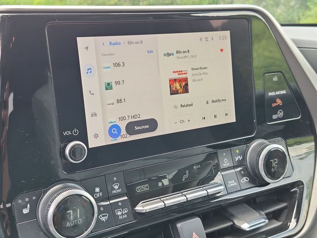 2023 Toyota Highlander - Image 24