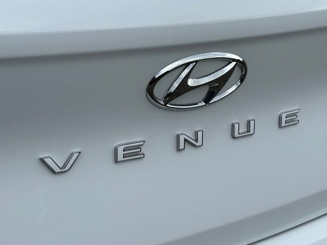 2022 Hyundai Venue Limited 28