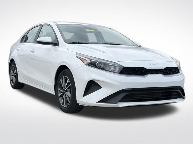 Snow White Pearl 2023 Kia Forte LXS FWD Sedan Front-Wheel Drive Continuously Variable Transmission