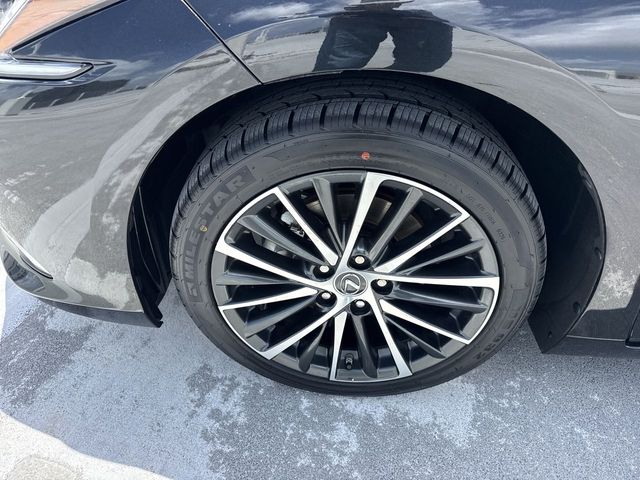 Used 2025 Lexus ES Sedan