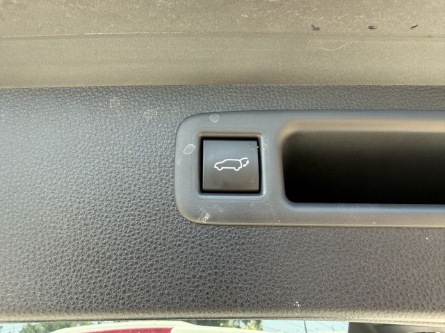 2021 Toyota Highlander XLE White at Don McGill Toyota