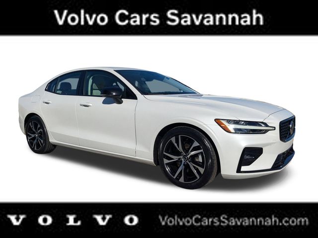 2025 Volvo S60 B5 Core AWD
