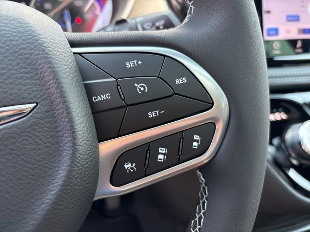 New 2025 Chrysler Pacifica Select 4D Passenger Van