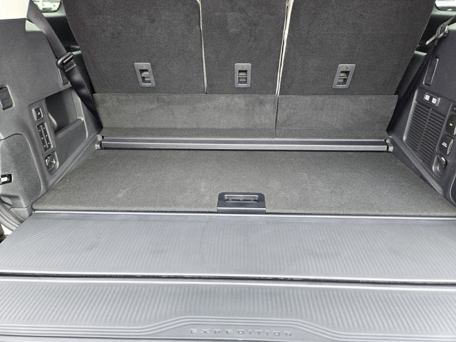 2025 White Ford Expedition Active RWD SUV