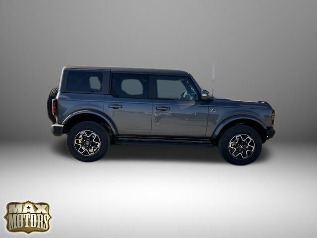 2024 Ford Bronco Outer Banks 17