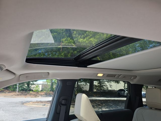 Used 2022 Black INFINITI LUXE image 22
