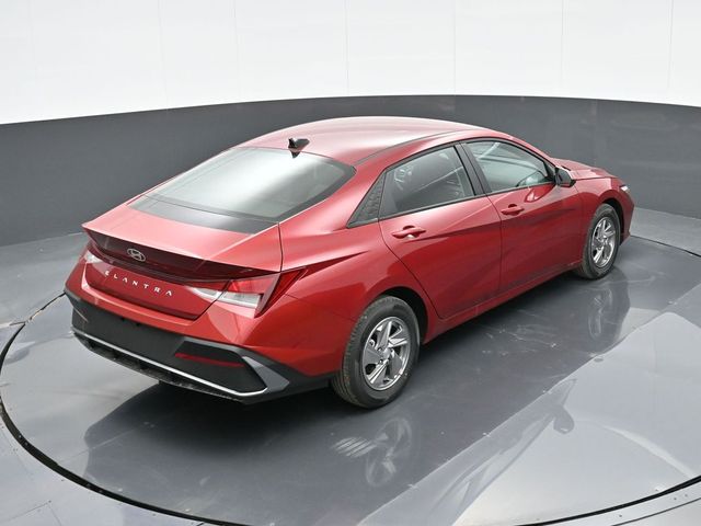 2025 Hyundai Elantra SE 25