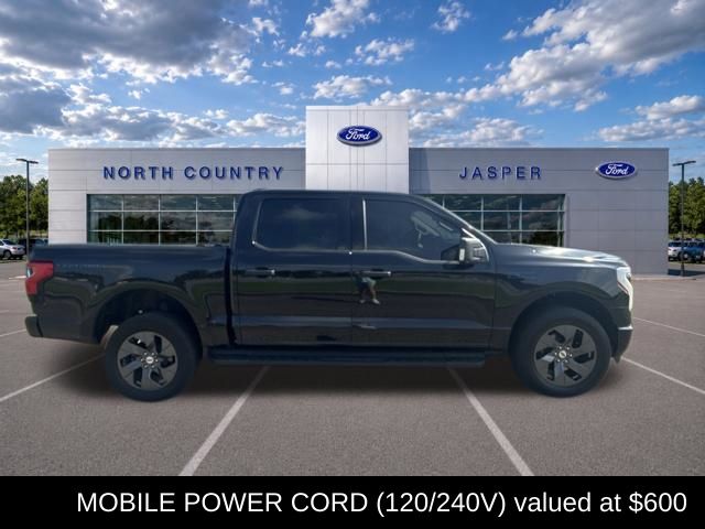 2025 Ford F-150 Lightning Negro (Black Metallic) Camioneta Tracción en las cuatro ruedas Automática
