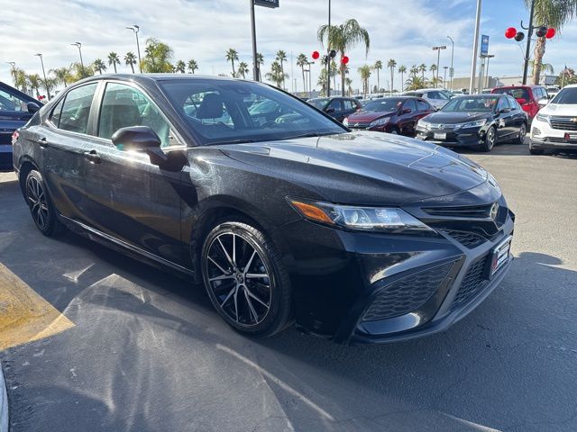 2022 Toyota Camry SE 3