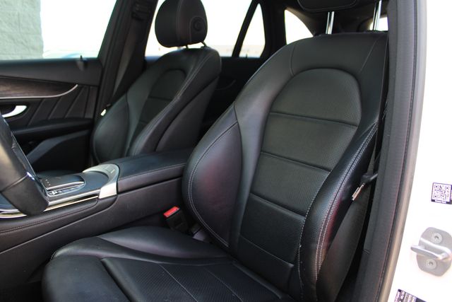Used 2020 White Mercedes-Benz GLC 300 image 20