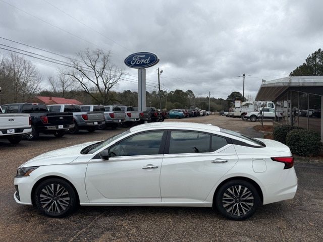 2024 Nissan Altima 2.5 SV FWD