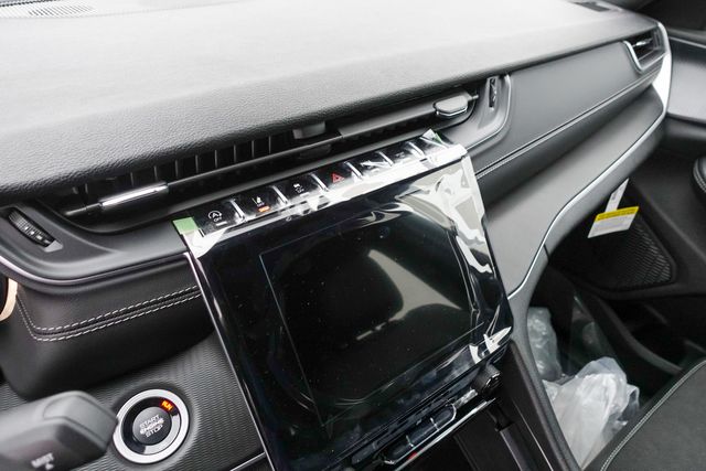 new 2025 Jeep Grand Cherokee car, priced at $40,720