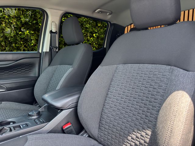 2025 FORD RANGER XLT • FX4 • 4X4 • 2.3L ECOBOOST CLEAN CARFAX • 1 OWNER XLT TECHNOLOGY PACKAGE • 360° CAMERA • ADAPTIVE CRUISE • BLACK APPEARANCE PACKAGE Thumbnail