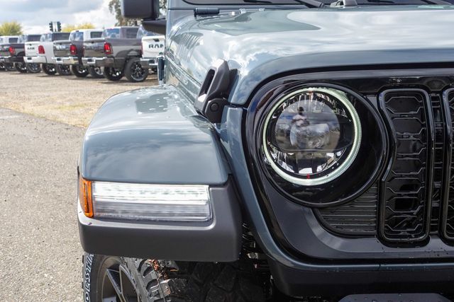 new 2025 Jeep Gladiator car, priced at $44,625