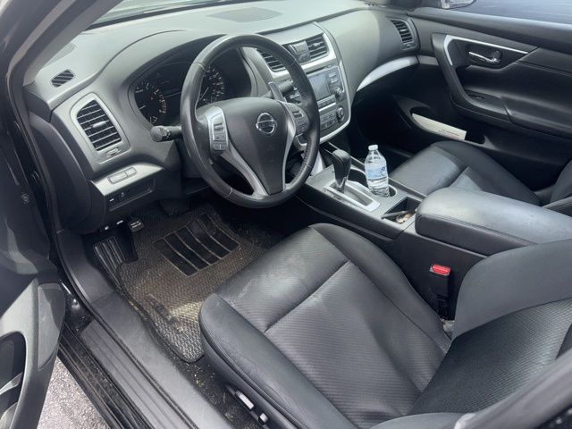 2017 Super Black Clearcoat Nissan Altima 2.5 SR FWD Sedan