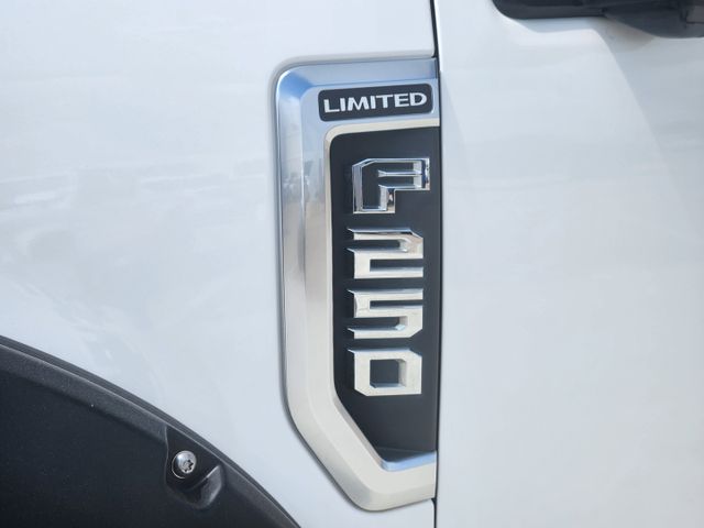 2019 White Platinum Metallic Tri-Coat Ford Super Duty F-250 SRW Limited 4X4 Truck