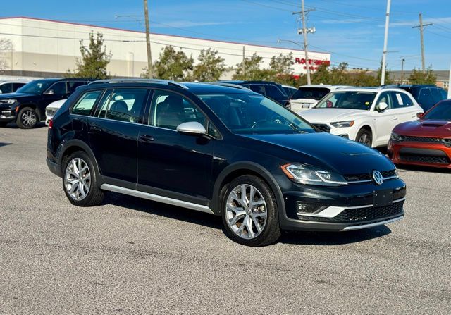 2019 Volkswagen Golf Alltrack Alltrack SE's photo