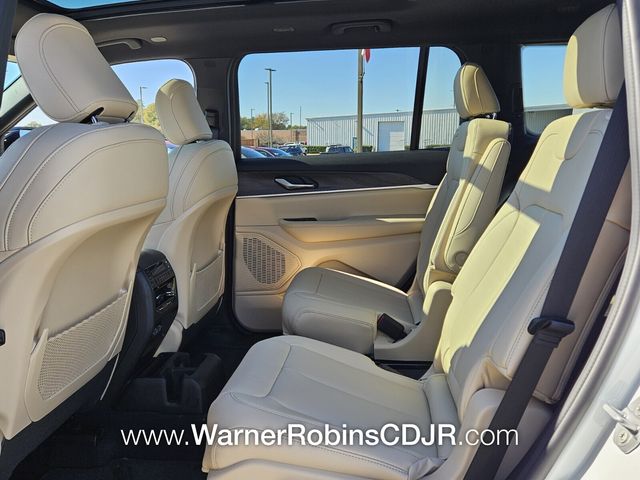 New 2025 White Jeep Limited image 6