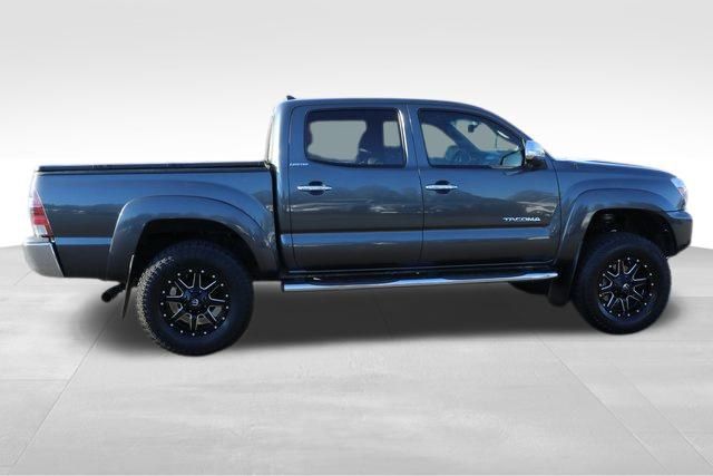 2014 Toyota Tacoma Base 18