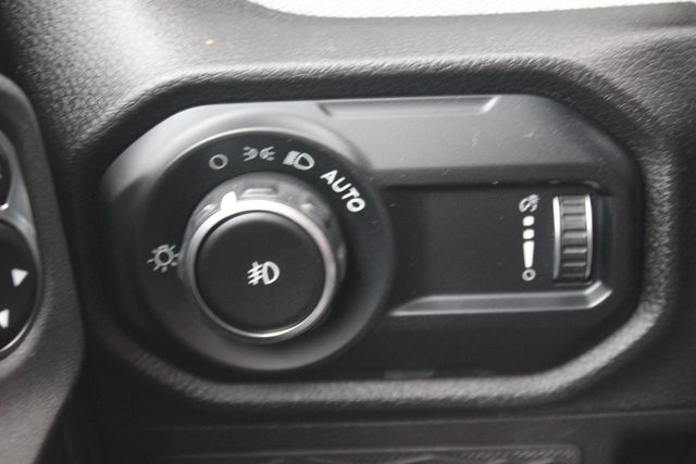 Used 2024 White Jeep Sport S image 18