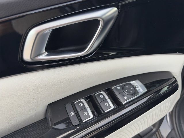 Used 2023 Kia Carnival Van