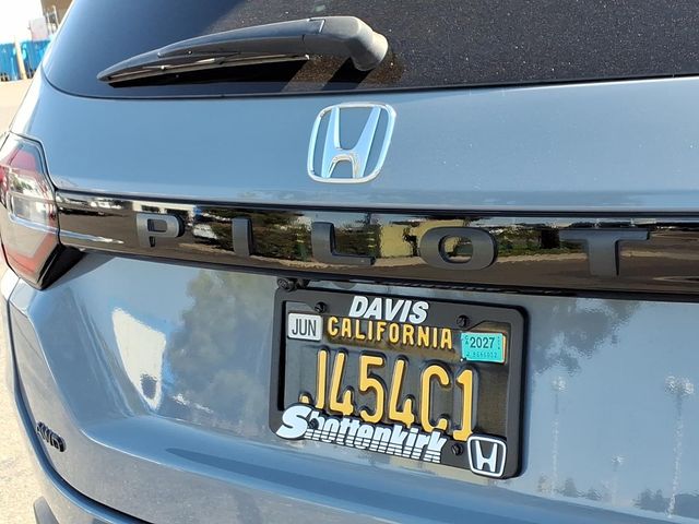 Used 2025 Honda Pilot SUV