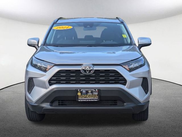 2021 Toyota RAV4 LE 12