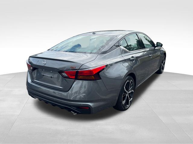 2025 Gun Metallic Nissan Altima SR FWD Sedan