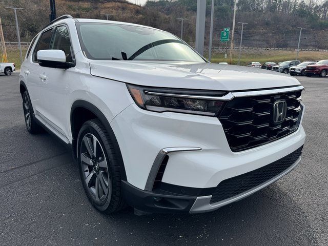 2025 Honda Pilot Touring FWD