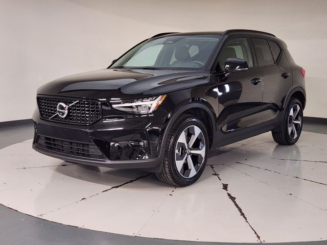 2026 Volvo XC40 B5 Plus Dark AWD's photo