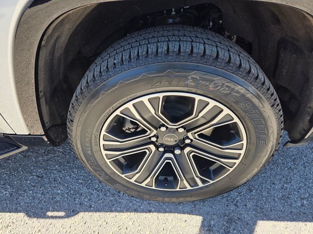 New 2026 Silver Jeep  image 19