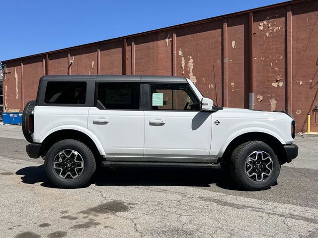 2024 Ford Bronco Outer Banks 24