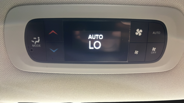 Used 2023 Bright White Clearcoat Chrysler Touring L image 34