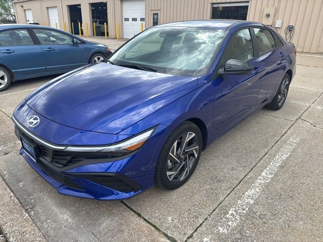 Intense Blue 2025 Hyundai Elantra SEL Sport FWD Sedan Front-Wheel Drive Continuously Variable Transmission