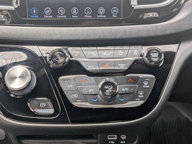 2019 Chrysler Pacifica - Image 23