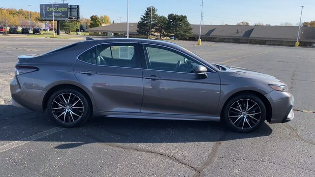 2022 Toyota Camry SE 9