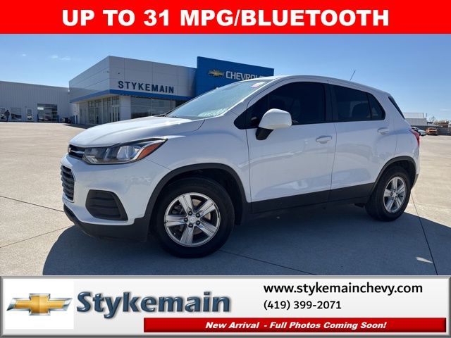 Summit White 2020 Chevrolet Trax LS FWD SUV / Crossover Front-Wheel Drive 6-Speed Automatic