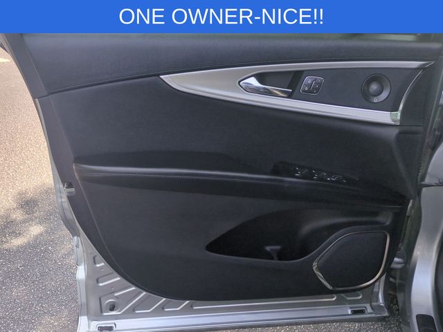 Used 2020 Silver Lincoln Reserve image 12